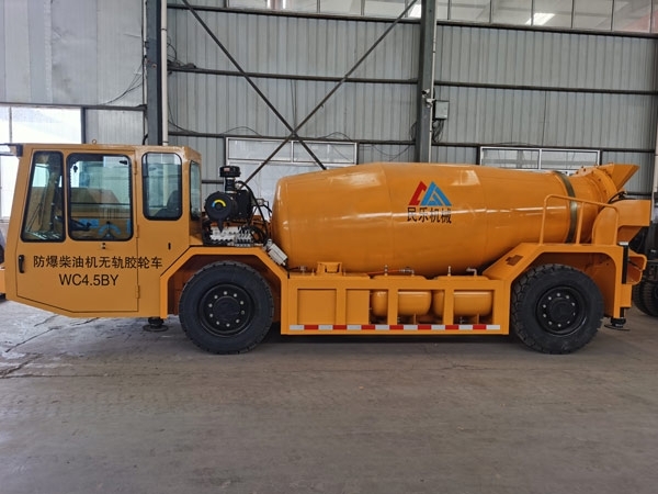 礦用濕噴臺(tái)車(chē)，礦用混凝土泵，礦用攪拌機(jī)發(fā)貨