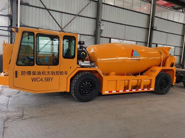 礦用濕噴臺(tái)車(chē)，礦用混凝土泵，礦用攪拌機(jī)發(fā)貨