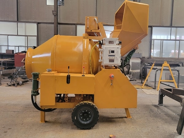 礦用濕噴臺(tái)車(chē)，礦用混凝土泵，礦用攪拌機(jī)發(fā)貨